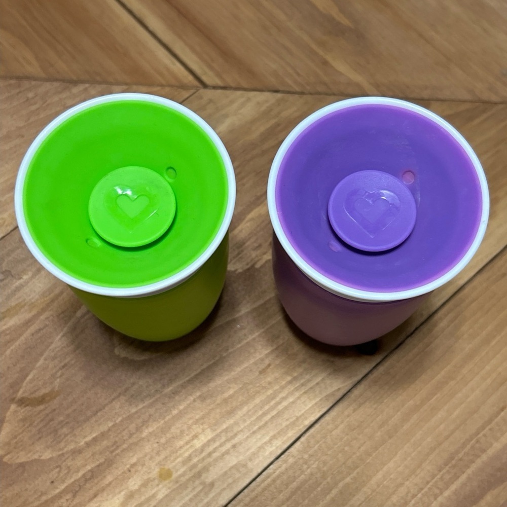 Set of 4 Munchkins Sippy Cups - Picture 9 of 11